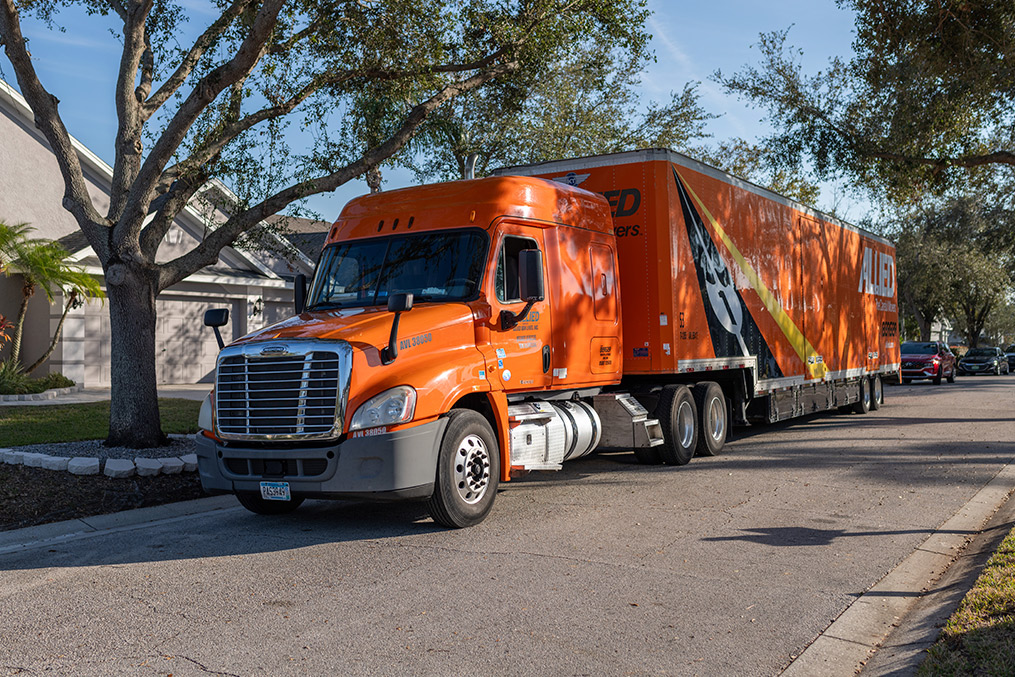 Atlas Allied moving truck at neighborhood