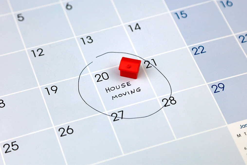 House moving calendar highlighting key dates for relocating to Escondido, CA, with tips for a smooth transition.