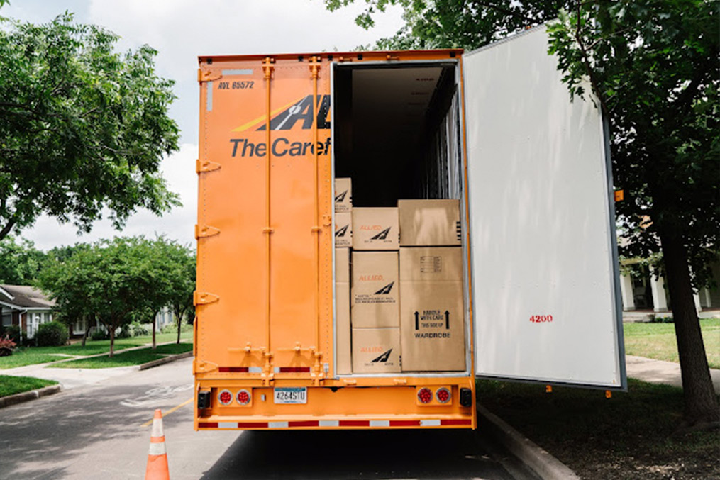 Atlas moving contractor truck